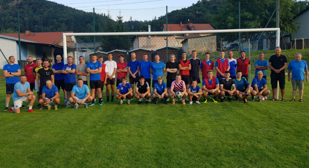 Ponad 30 zawodników pojawiło się na pierwszym treningu Unii Bardo przed sezonem 2022/2023