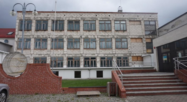Podpisano umowę na zadanie pod nazwą: „Przebudowa budynku kompleksu szkolnego w Złotym Stoku na budynek wielofunkcyjny”