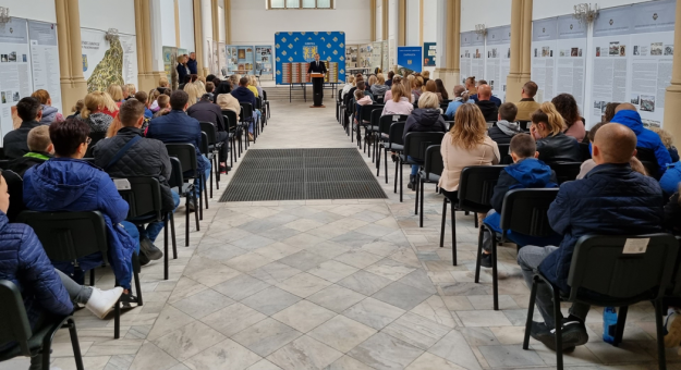 127 uczniów i uczennic z gminy Kamieniec Ząbkowicki otrzymało laptopy