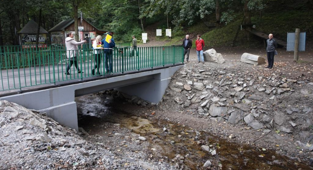 Mostek na potoku „Trująca” przy Skalisku oddany do użytkowania