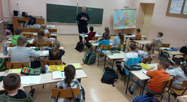 27 stycznia mundurowi przeprowadzili spotkanie z dziećmi w Przedszkolu nr 2 i w Szkole Podstawowej nr 1 w Ząbkowicach Śląskich