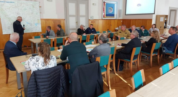 Posiedzenie Powiatowego Zespołu Zarządzania Kryzysowego dotyczące aktualnej sytuacji epizootycznej w powiecie ząbkowickim