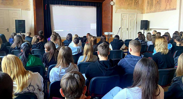 Spotkanie z uczniami Zespołu Szkół Ponadpodstawowych w Ziębiach