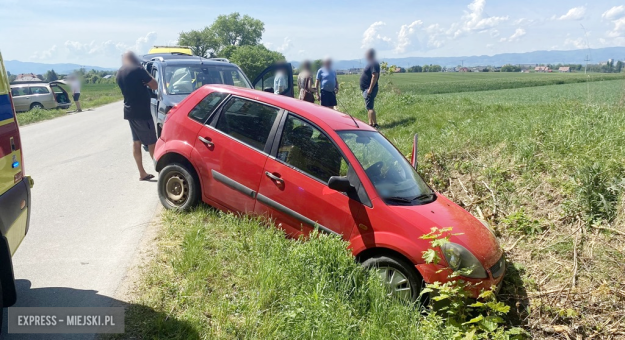 Zderzenie dwóch samochodów na trasie Ząbkowice Śląskie - Sieroszów
