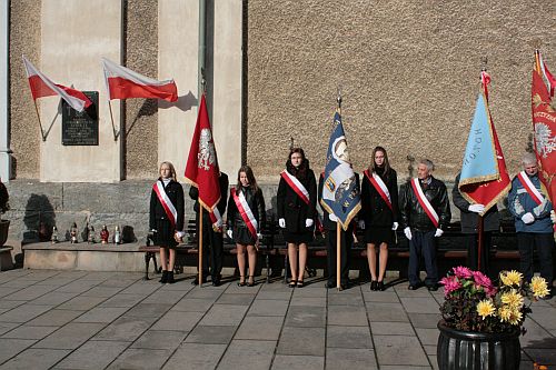 "Tym, co zmarli za Ojczyznę, hołd wdzięczności Polska składa…"