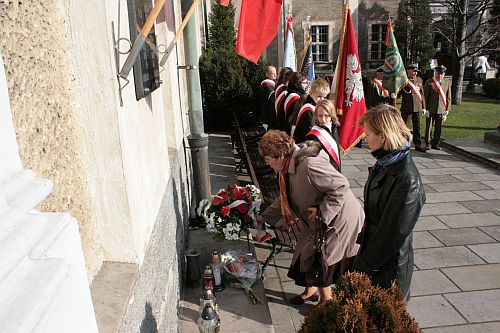 "Tym, co zmarli za Ojczyznę, hołd wdzięczności Polska składa…"