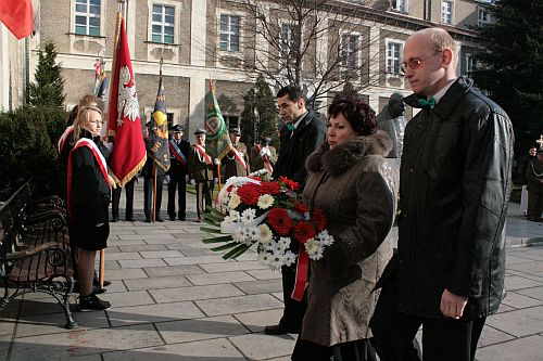 "Tym, co zmarli za Ojczyznę, hołd wdzięczności Polska składa…"