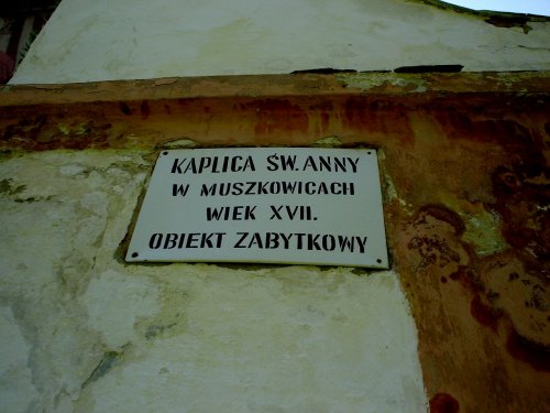 Zabytkowa kaplica św. Anny w Muszkowicach z XVII wieku