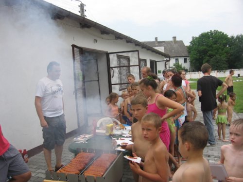 Basen w Ziębicach też czynny !