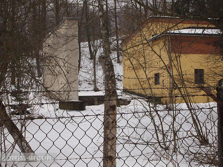 Obiekty w Mąkolnie i Chwalisławiu