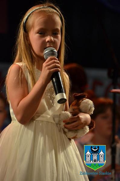 Młodzi artyści na scenie ośrodka kultury