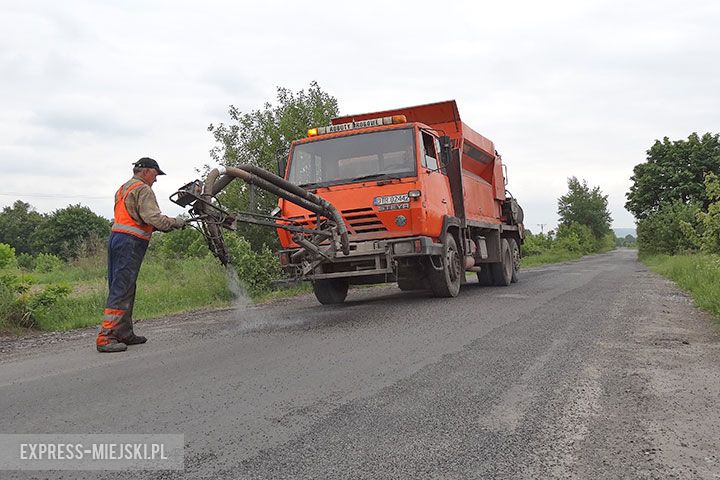 Remont drogi z Kamieńca Ząbkowickiego do Suszki