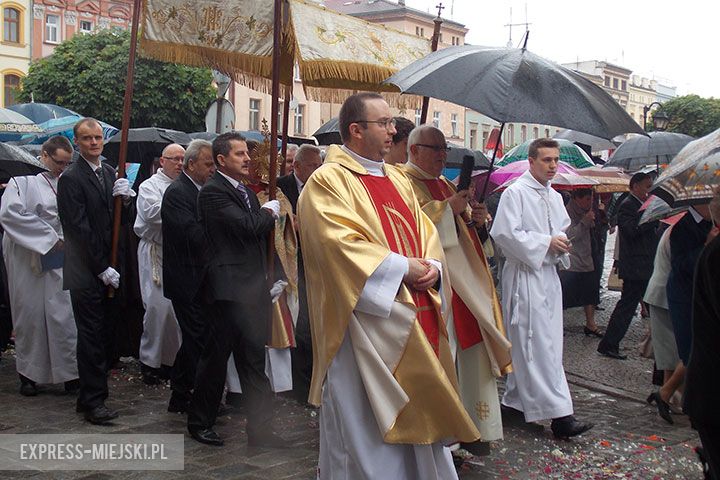 Procesja Bożego Ciała w centrum Ząbkowic Śląskich