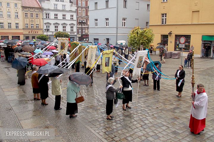 Procesja Bożego Ciała w centrum Ząbkowic Śląskich