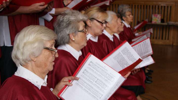 Seniorzy na uroczystości zakończenia roku