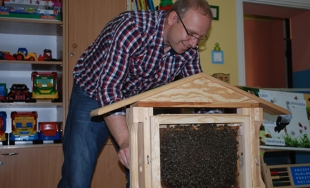 Wizyta pszczelarza w przedszkolu w Braszowicach