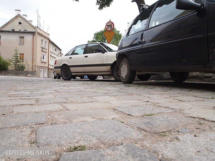 Mieszkańcy parkują w sąsiednich uliczkach