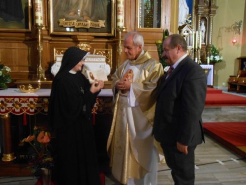 Relikwie św. Faustyny trafiły do Ziębic z krakowskich Łagiewnik
