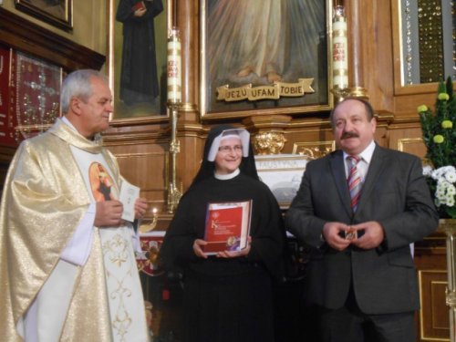 Relikwie św. Faustyny trafiły do Ziębic z krakowskich Łagiewnik