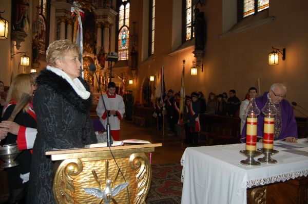 Uroczystość nadania szkole imienia Noblistów Polskich.