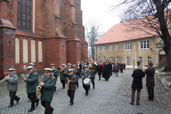 Uroczystość nadania szkole imienia Noblistów Polskich.