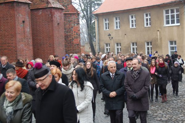 Uroczystość nadania szkole imienia Noblistów Polskich.