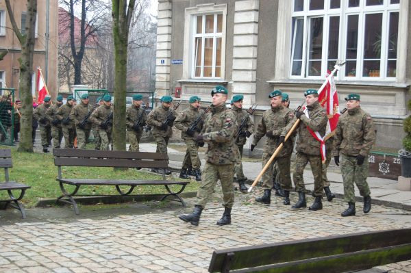 Uroczystość nadania szkole imienia Noblistów Polskich.