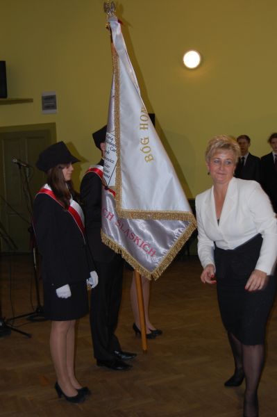 Uroczystość nadania szkole imienia Noblistów Polskich.