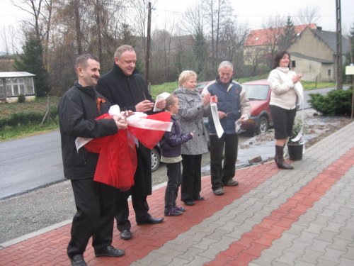 Nowy plac zabaw oraz zatoka postojowa w Potworowie