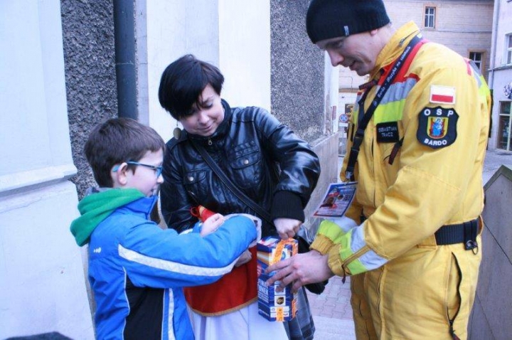 Kwestowali także strażacy z OSP Bardo i OSP Przyłęk