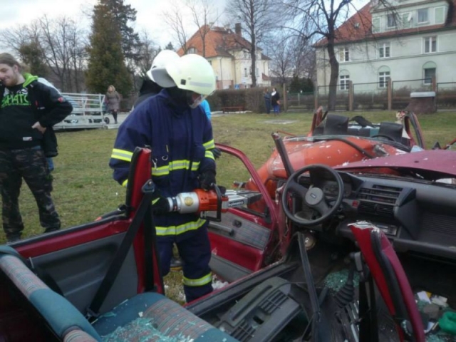 Dużą atrakcją cieszył się pokaz strażacki w wykonaniu zaprzyjaźnionej jednostki z Czech
