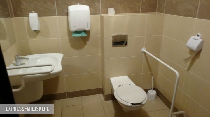 Podczas naszej wizyty w grudniu toalety były otwarte
