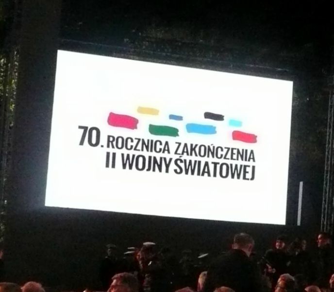 Janek Szmiel wraz z nauczycielką Danutą Gapską-Migacz wzięli udział w obchodach 70. rocznicy zakończenia II wojny światowej