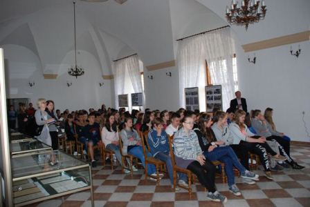 Wystawę będzie można zobaczyć do końca września w godzinach otwarcia archiwum - od poniedziałku do piątku od 9 do 15, w środy do godz. 18