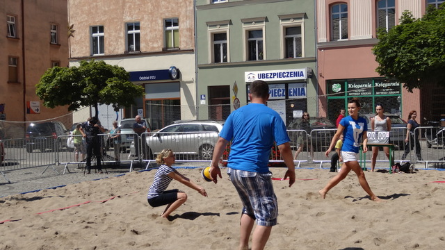Starostwo Powiatowe w Ząbkowicach Śląskich okazało się najlepsze w turnieju siatkówki plażowej