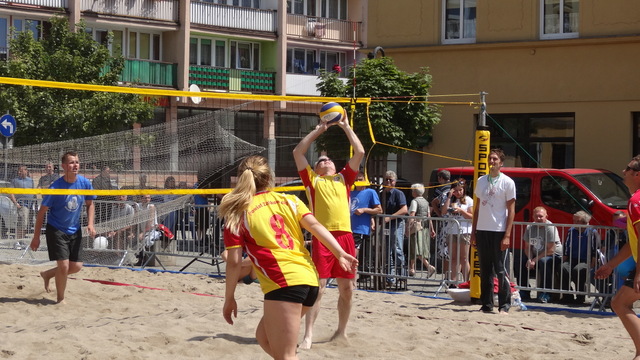 Starostwo Powiatowe w Ząbkowicach Śląskich okazało się najlepsze w turnieju siatkówki plażowej