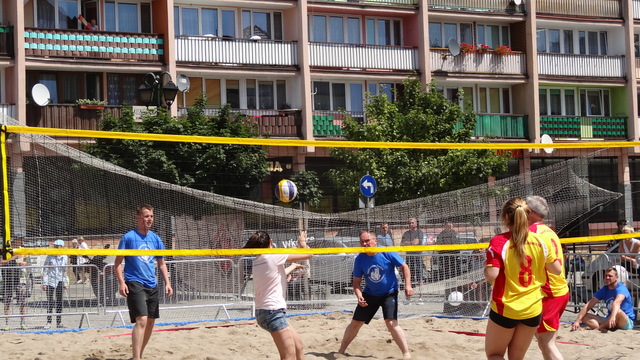 Starostwo Powiatowe w Ząbkowicach Śląskich okazało się najlepsze w turnieju siatkówki plażowej