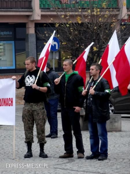 Protestujący na ząbkowickim rynku