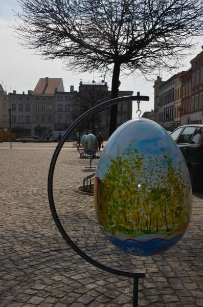 Na ząbkowickim rynku zauważalny jest już klimat świąt Wielkanocnych