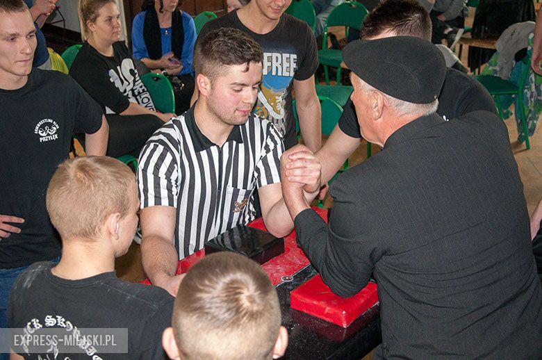 Mistrzostwa Szkół Ponadgimnazjalnych w armwrestlingu - Ząbkowice Śląskie 2016