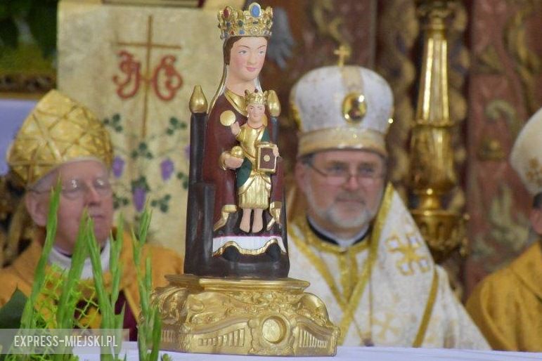 Przekazanie kopii figurki Matki Boskiej z Barda do Ziębic