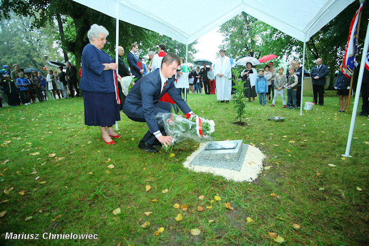 Zasadzili dąb ku pamięci Franciszka Wiatera w ramach akcji „Katyń... ocalić od zapomnienia”