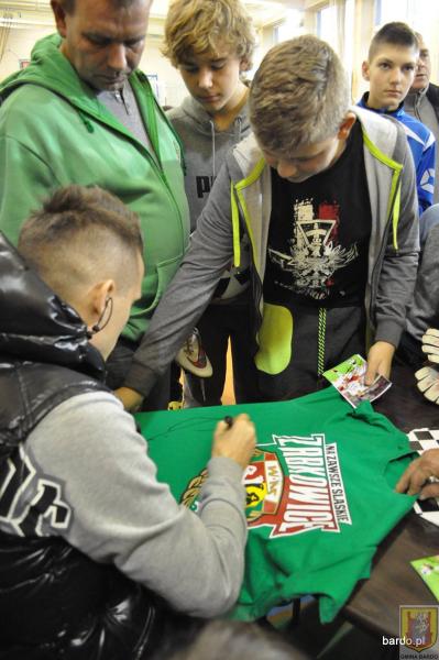 Piotr Zieliński spotkał się z młodymi piłkarzami Unii Bardo