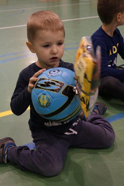 Pierwsze zajęcia i spotkanie ze św. Mikołajem w Akademii Piłkarskiej „GOAL”