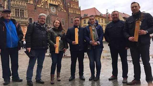 Ludowcy rozdawali sadzonki na rynku we Wrocławiu