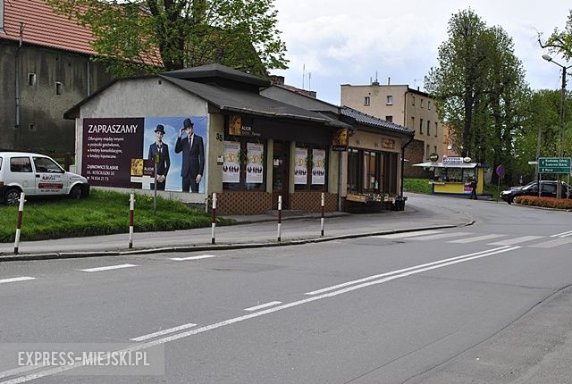 Oznakowanie poziome przy poczcie w Ząbkowicach Śląskich 