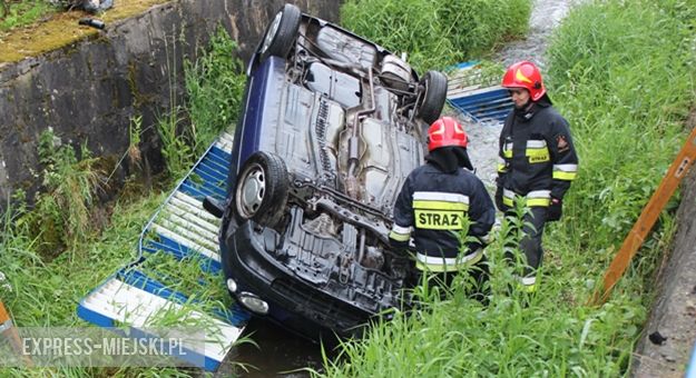 Wypadł z drogi i wpadł do rzeki. Groźnie zdarzenie drogowe na drodze krajowej nr 46