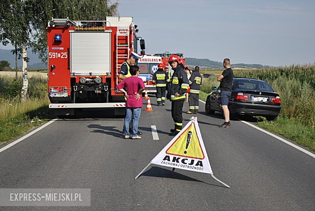 Dachowanie auta osobowego między Ząbkowicami Śląskimi a Stoszowicami