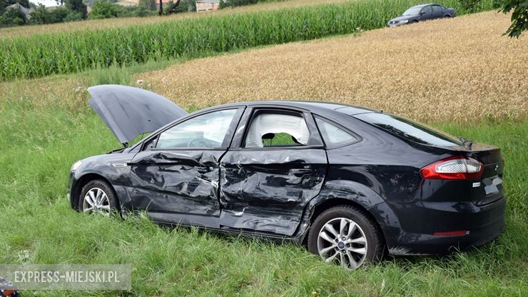 Zderzenie trzech aut na krajowej ósemce