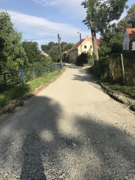 Trwają prace remontowe drogi w miejscowości Cienkowice